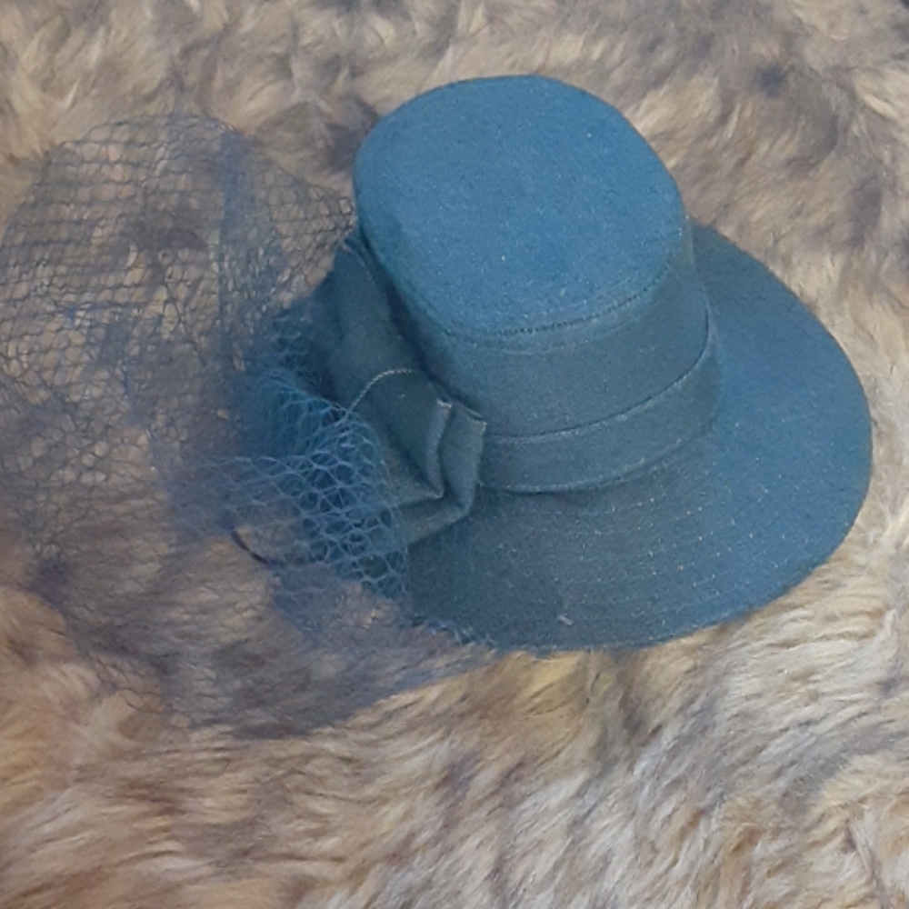 Hat - Picture 2 of 4
